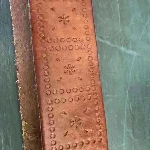 Fossil Leather belt with crisscross stitching women’s medium - Picture 2 of 11